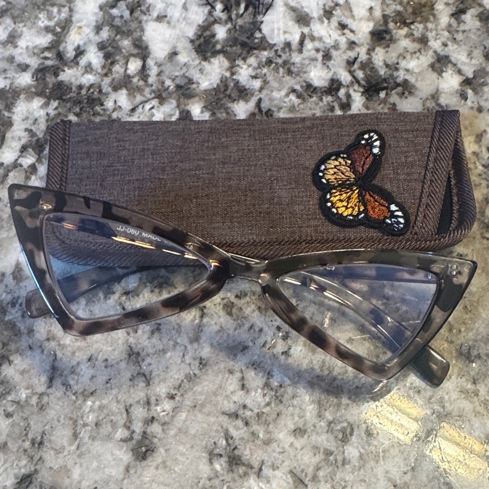 Stylish Women's Cat-Eye Reading Glasses +1.00 - Tortoise